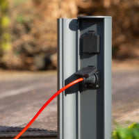 Lucide utomhus elstolpe med uttag IP44, Typ F jordat uttag, aluminium antracitfinish, 40 cm höjd