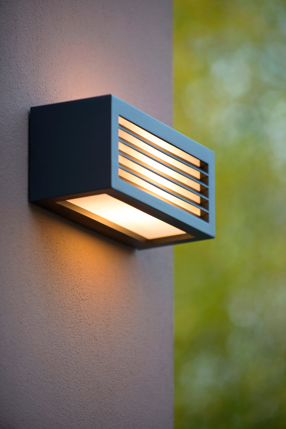 Lucide DIMO vägglampa Antracit, inomhus utomhus, E27-sockel, IP54, rektangulärt aluminiumhölje