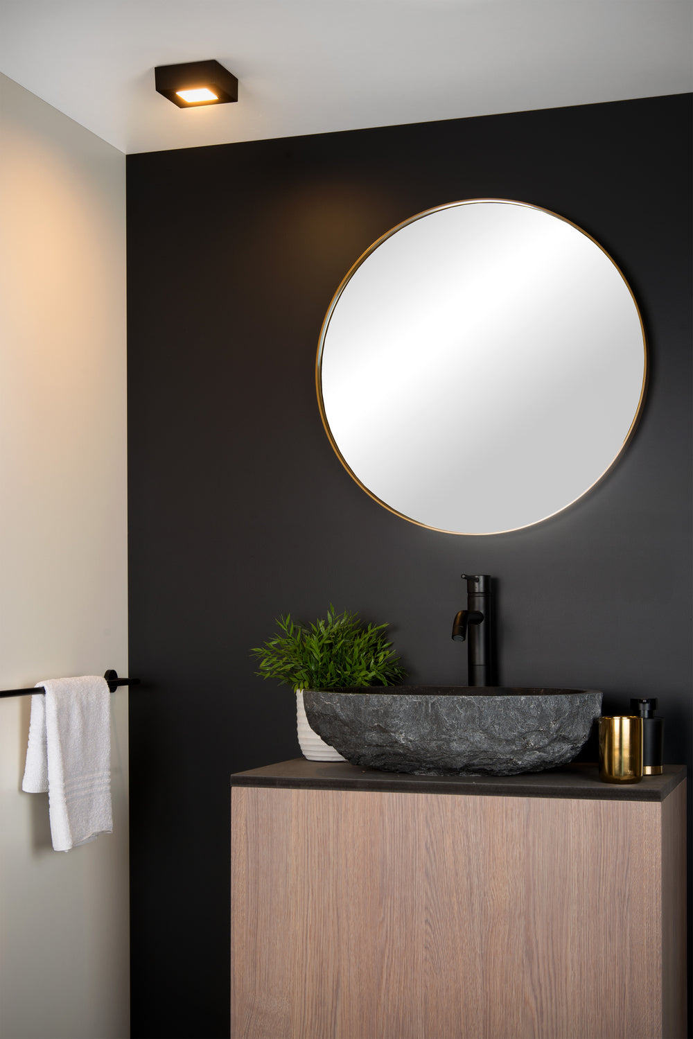 Lucide BRICE LED taklampa för badrum, dimbar 8W 3000K, IP44, fyrkantig svart finish