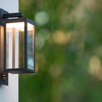 Lucide CLAIRETTE LED vägglampa 13W 3000K IP54 med PIR rörelsesensor och antracitfärgat hölje