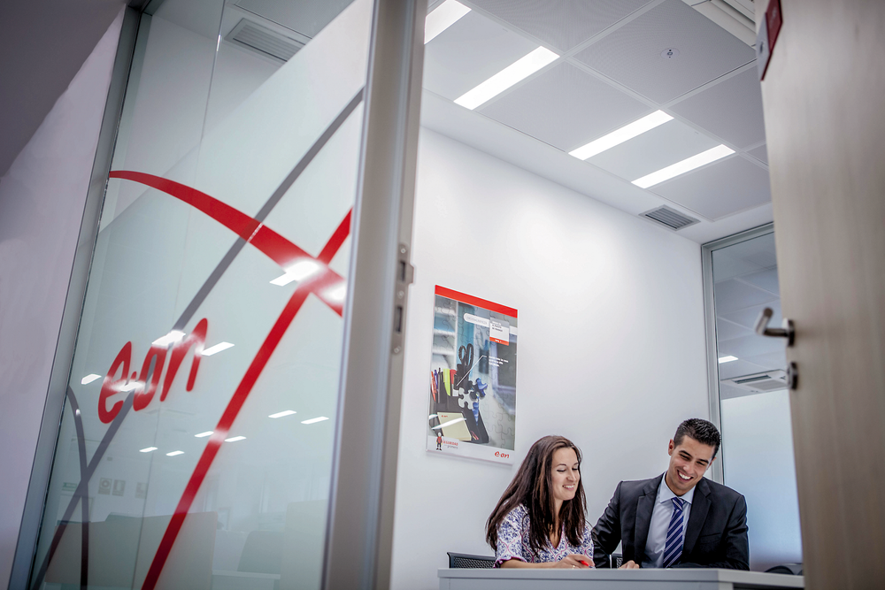 Philips CoreLine infälld LED-panel 600x600mm 25W-34W DALI dimbar 4000K 3100-4300 lumen Vit IP20/IP44